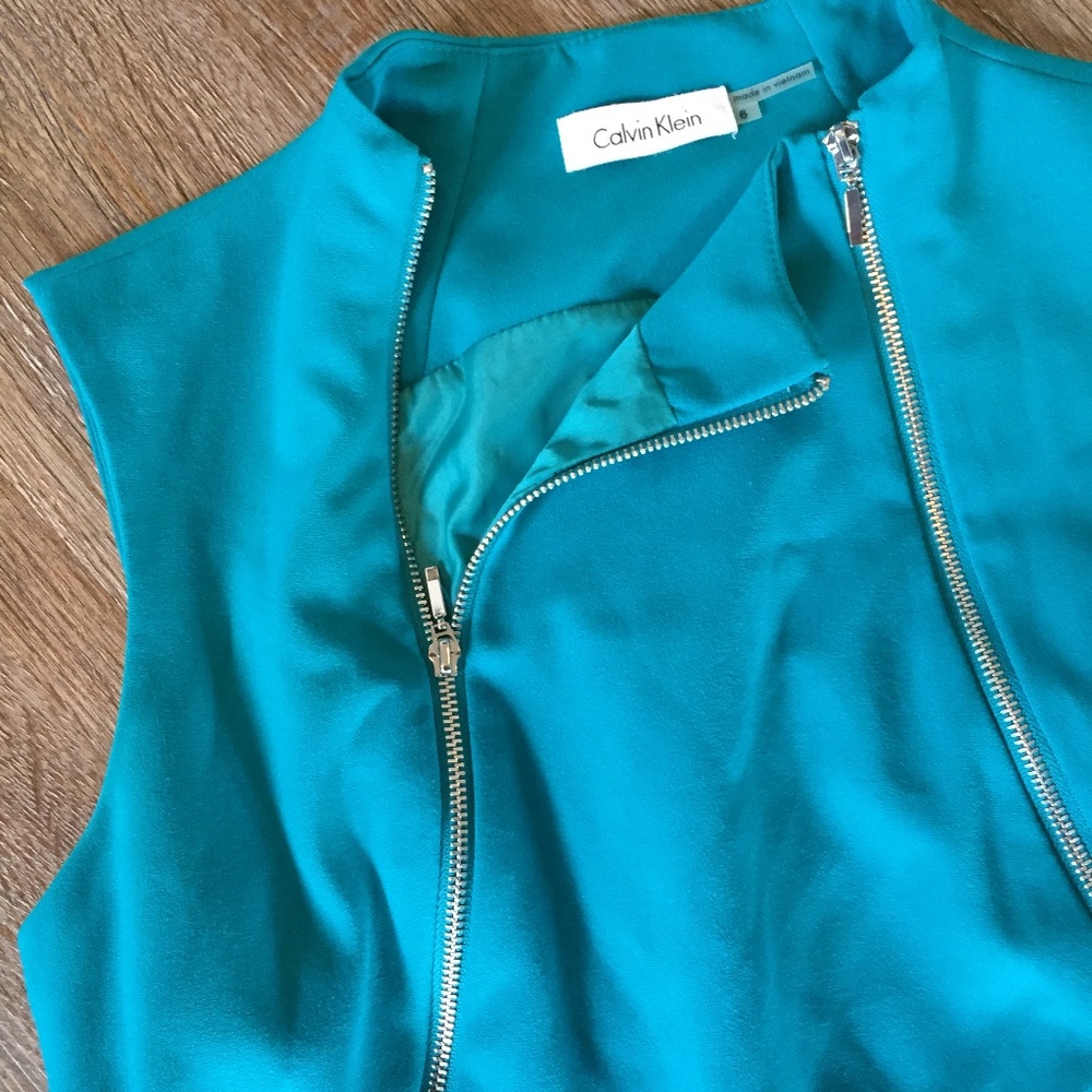 Calvin Klein High Neckline Sleeveless Zip Dress - Picture 4 of 8